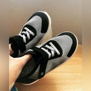 Stride rite wide shoes